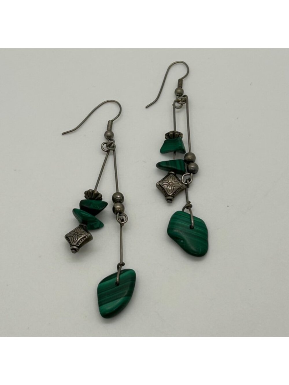 Vintage Bohemian Malachite Dangle Earrings Silver-Tone Natural Stone Chips - Picture 9 of 15